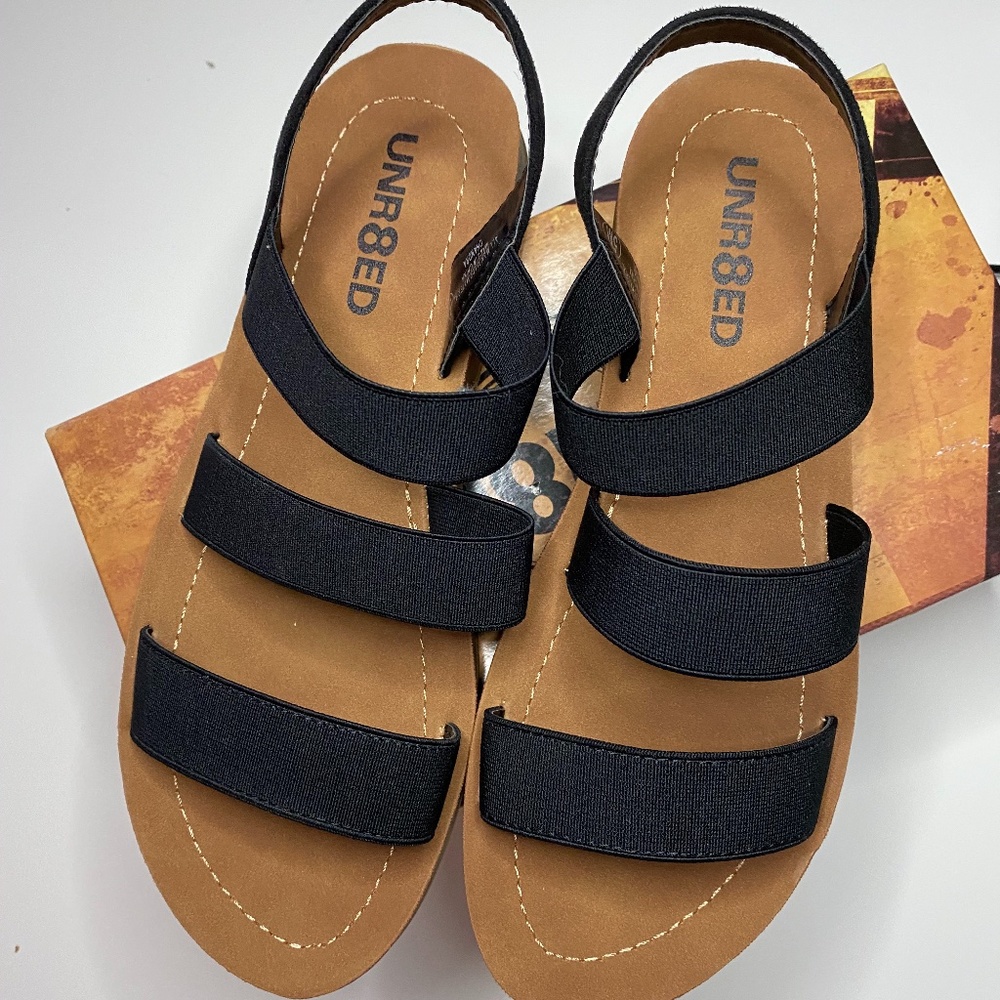 Girls sandals